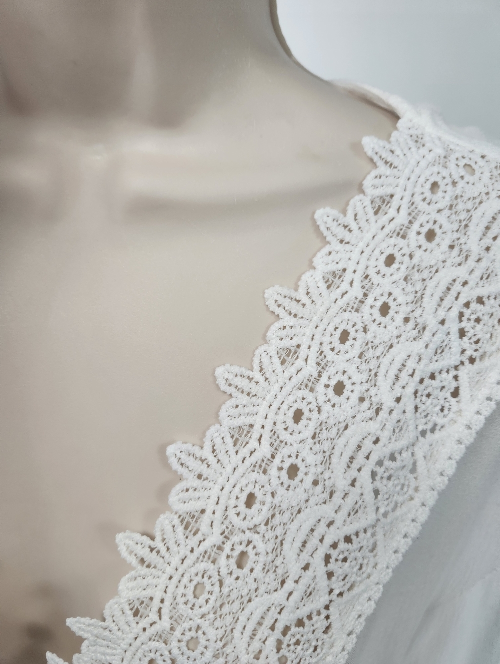 White Crochet V-Neck Boho Top Short Sleeves Cover Up size M - Picture 3 of 10
